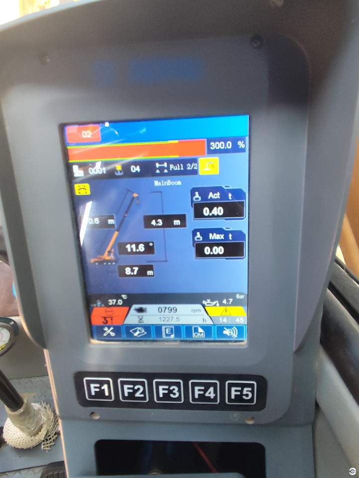 XCMG XCT30_Y 30ton truck crane with diesel engine price - Maquinaria de construcción: foto 3 XCMG XCT30_Y 30ton truck crane with diesel engine price - Maquinaria de construcción: foto 3