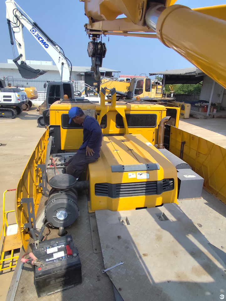 XCMG XCT30_Y 30ton truck crane with diesel engine price - Maquinaria de construcción: foto 4 XCMG XCT30_Y 30ton truck crane with diesel engine price - Maquinaria de construcción: foto 4