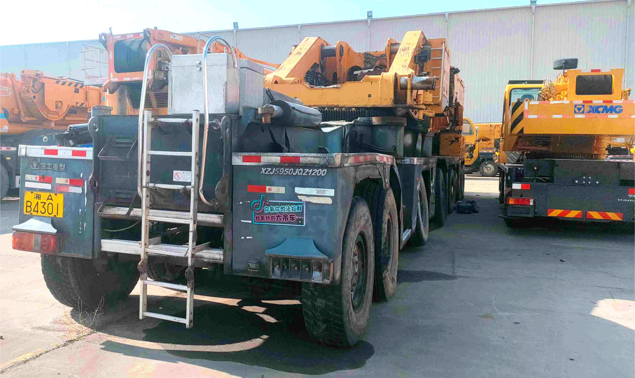 XCMG 1200ton QAY1200 used hydraulic all terrain crane - Grúa todo terreno: foto 4 XCMG 1200ton QAY1200 used hydraulic all terrain crane - Grúa todo terreno: foto 4