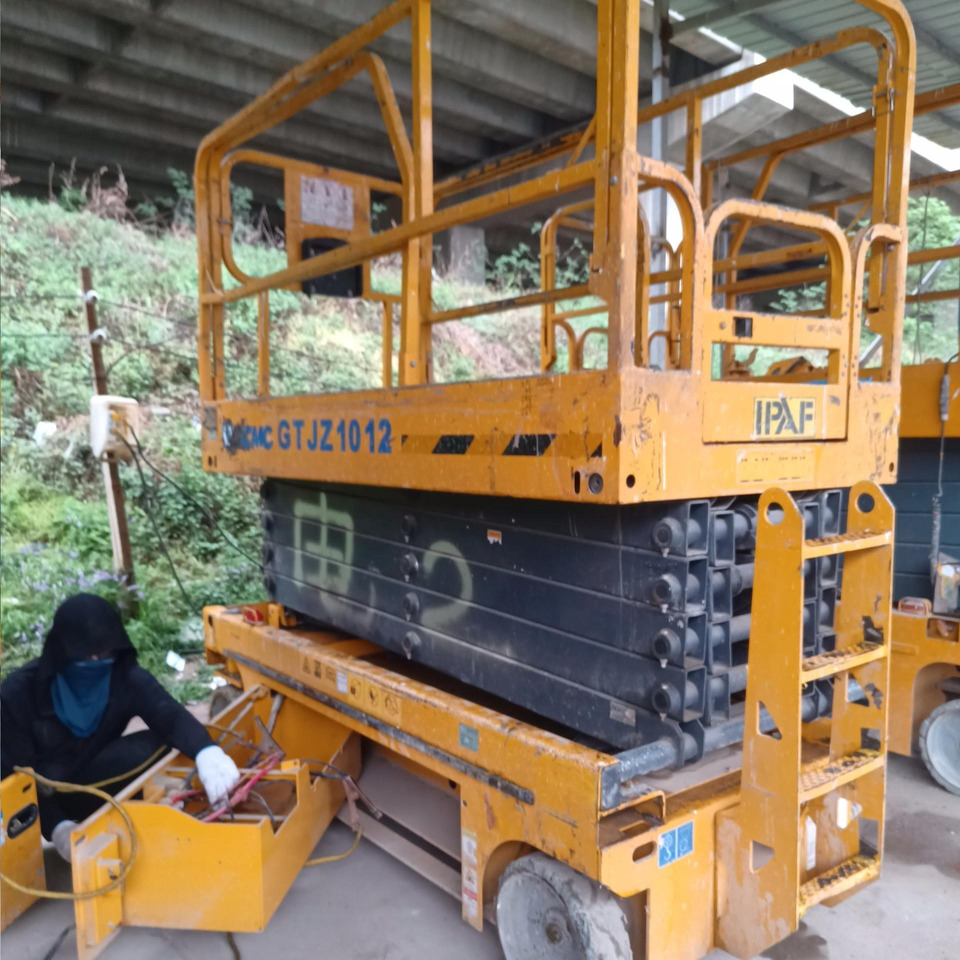 XCMG GTJZ1012 used 10m hydraulic scissor lift in good condition - Plataforma de tijeras: foto 5 XCMG GTJZ1012 used 10m hydraulic scissor lift in good condition - Plataforma de tijeras: foto 5