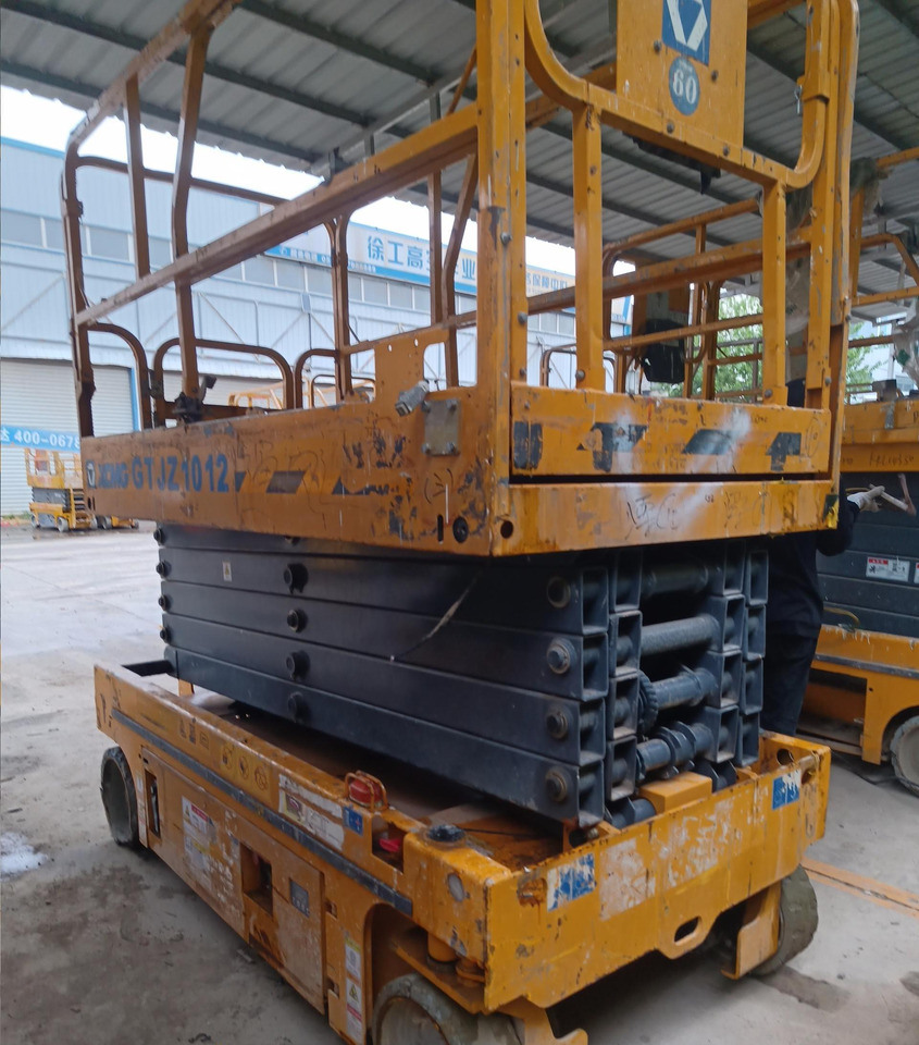 XCMG GTJZ1012 used 10m hydraulic scissor lift in good condition - Plataforma de tijeras: foto 4 XCMG GTJZ1012 used 10m hydraulic scissor lift in good condition - Plataforma de tijeras: foto 4