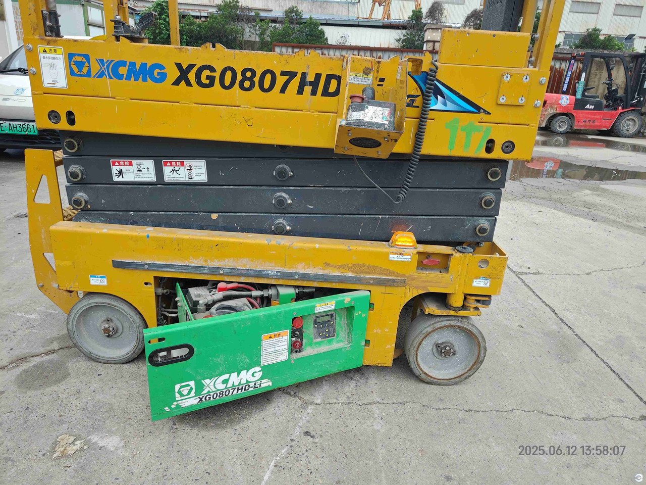 XCMG Lithium battery 8m second hand scissor lift XG0807HD-Li price - Plataforma de tijeras: foto 5 XCMG Lithium battery 8m second hand scissor lift XG0807HD-Li price - Plataforma de tijeras: foto 5
