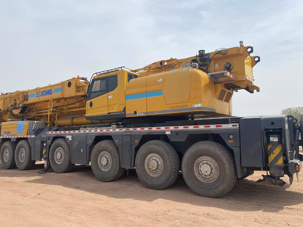 XCMG Official Used All Terrain Crane XCA300-1 300 Ton Mobile Crane Price - Grúa todo terreno: foto 3 XCMG Official Used All Terrain Crane XCA300-1 300 Ton Mobile Crane Price - Grúa todo terreno: foto 3