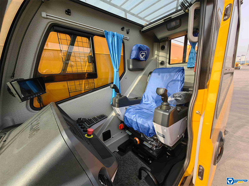 XCMG QY130K8C 130ton used crane boom truck for sale - Autogrúa: foto 3 XCMG QY130K8C 130ton used crane boom truck for sale - Autogrúa: foto 3