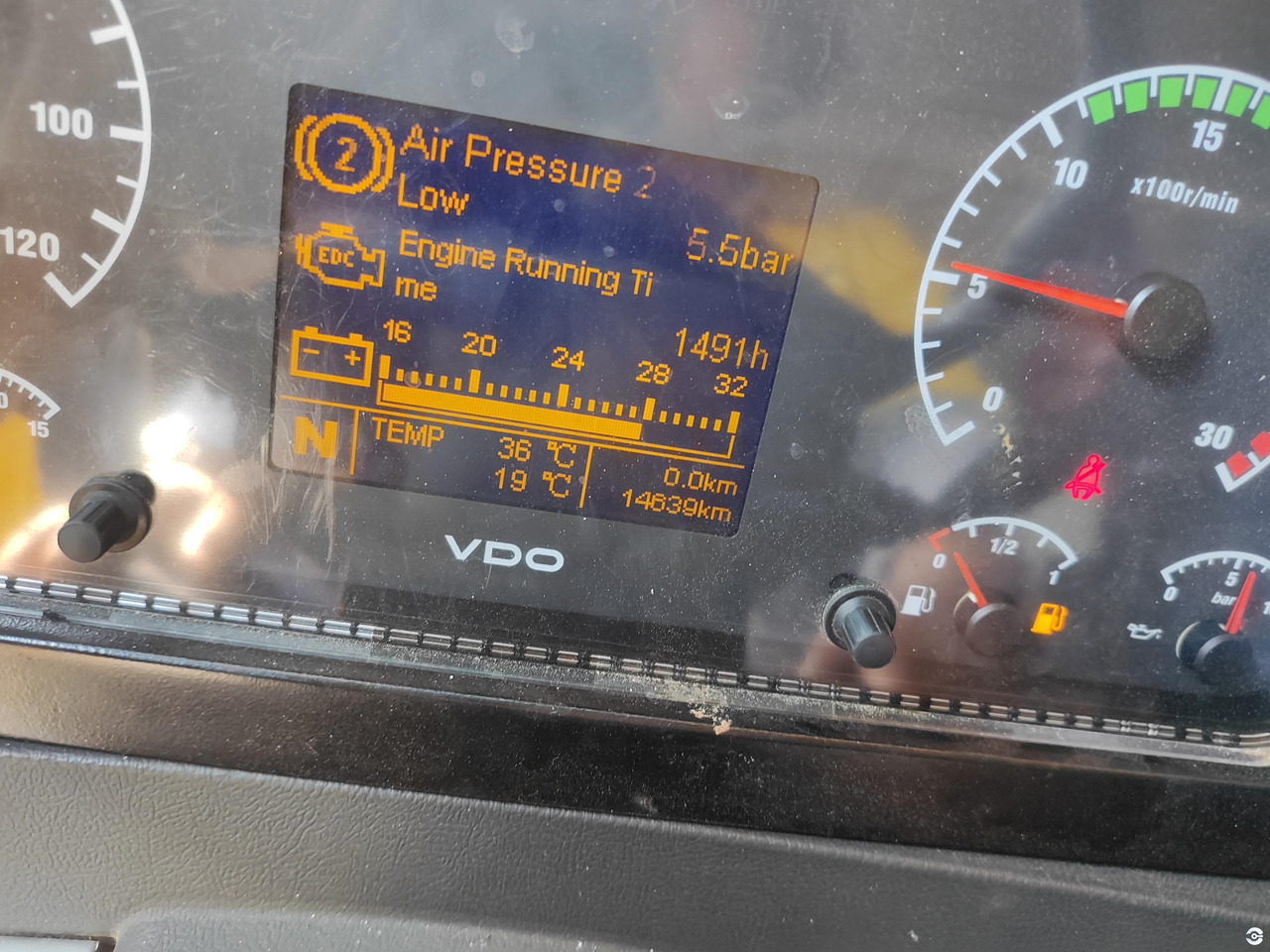 XCMG XCT100_M 100ton 2021 used mobile truck crane for sale - Autogrúa: foto 4 XCMG XCT100_M 100ton 2021 used mobile truck crane for sale - Autogrúa: foto 4