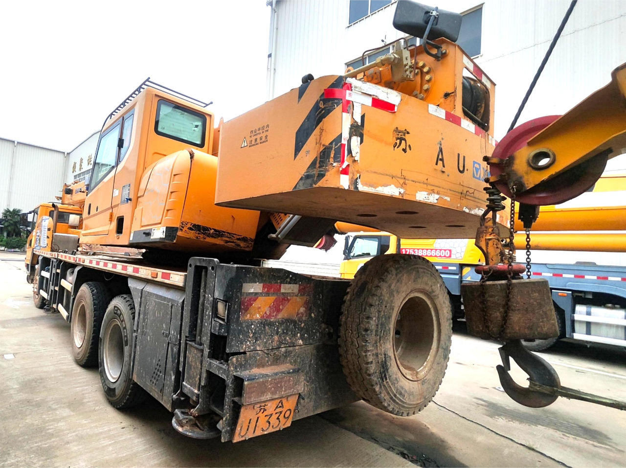 XCMG XCT20L5 20ton used 5-section mobile hydraulic truck crane price - Autogrúa: foto 4 XCMG XCT20L5 20ton used 5-section mobile hydraulic truck crane price - Autogrúa: foto 4