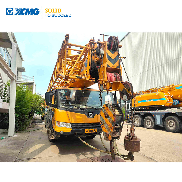XCMG XCT55L5 55ton used 5-section truck crane price - Autogrúa: foto 1 XCMG XCT55L5 55ton used 5-section truck crane price - Autogrúa: foto 1