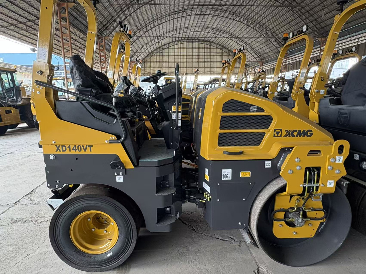 Mini compactadora XCMG XD140VT 4ton small Light Diesel Vibratory Road Roller: foto 12 Mini compactadora XCMG XD140VT 4ton small Light Diesel Vibratory Road Roller: foto 12