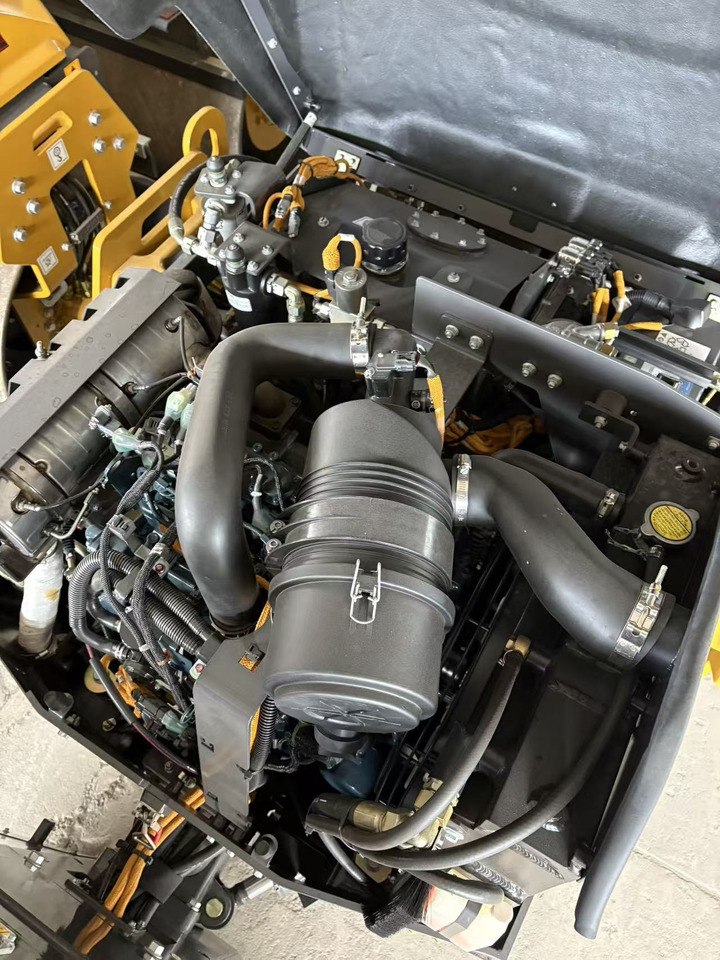 Mini compactadora XCMG XD140VT 4ton small Light Diesel Vibratory Road Roller: foto 8 Mini compactadora XCMG XD140VT 4ton small Light Diesel Vibratory Road Roller: foto 8