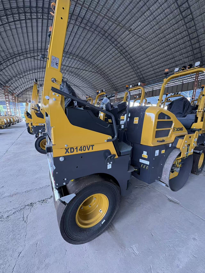 Mini compactadora XCMG XD140VT 4ton small Light Diesel Vibratory Road Roller: foto 6 Mini compactadora XCMG XD140VT 4ton small Light Diesel Vibratory Road Roller: foto 6