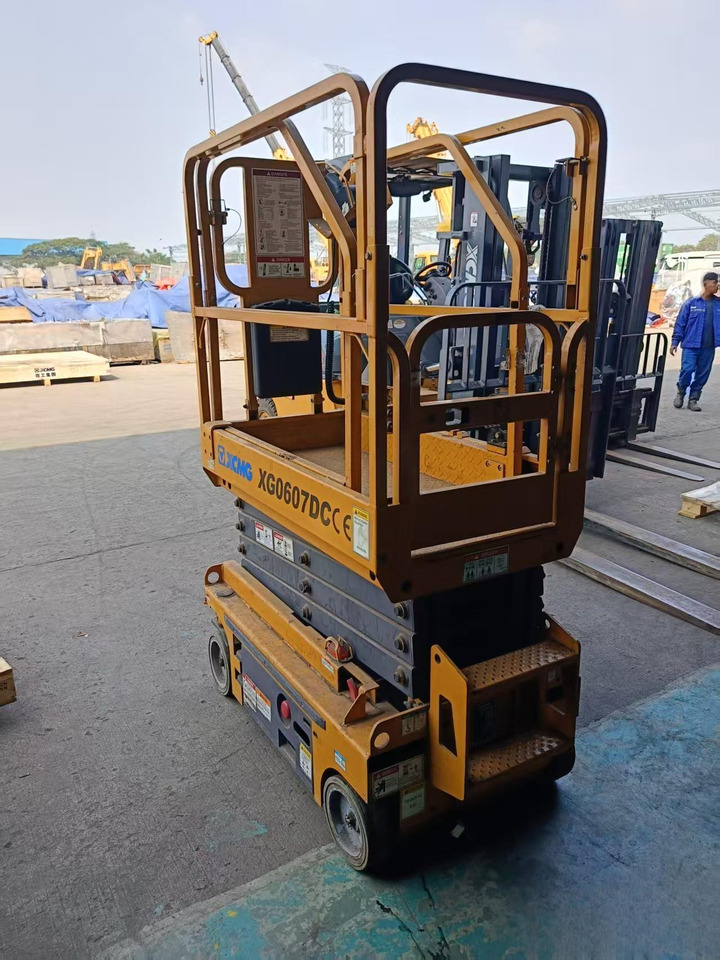 XCMG XG0607DC 6m hydraulic mobile scissor lift price - Plataforma de tijeras: foto 3 XCMG XG0607DC 6m hydraulic mobile scissor lift price - Plataforma de tijeras: foto 3