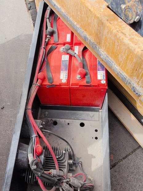 XCMG XG1008HA 10m used lifting machine platform scissor lift - Plataforma de tijeras: foto 3 XCMG XG1008HA 10m used lifting machine platform scissor lift - Plataforma de tijeras: foto 3