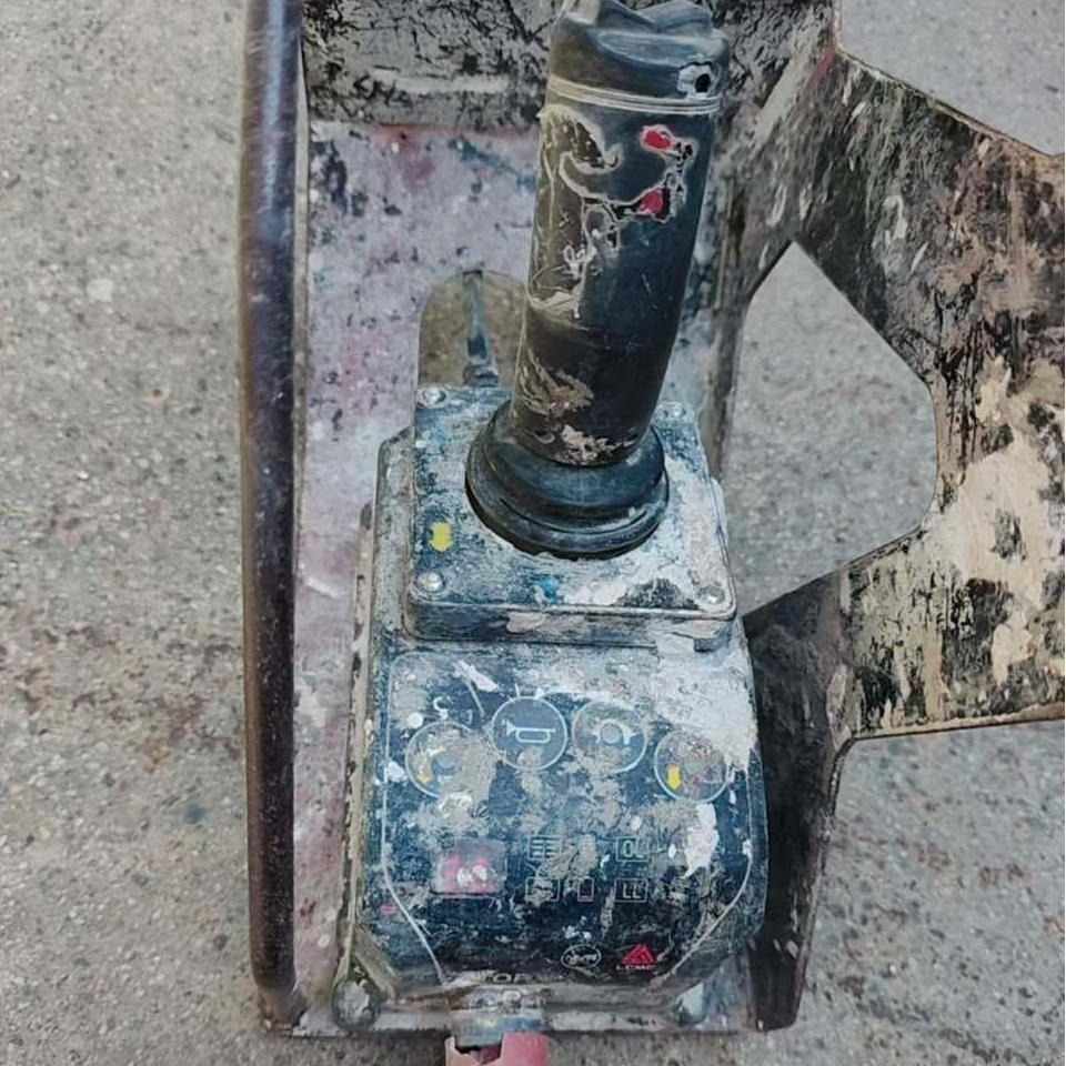 XCMG XG1412HA-Li battery electric mobile scissor lift 14m price - Plataforma de tijeras: foto 2 XCMG XG1412HA-Li battery electric mobile scissor lift 14m price - Plataforma de tijeras: foto 2