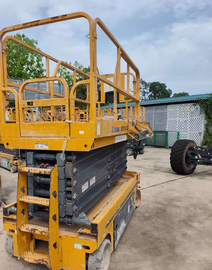 XCMG XG1412HA-Li battery electric mobile scissor lift 14m price - Plataforma de tijeras: foto 5 XCMG XG1412HA-Li battery electric mobile scissor lift 14m price - Plataforma de tijeras: foto 5