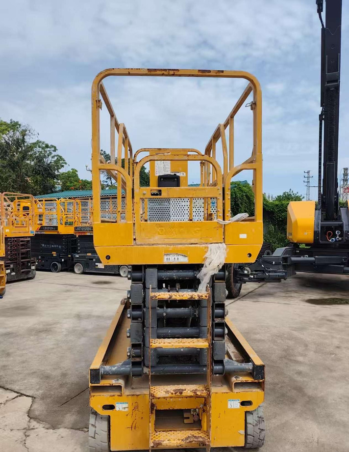 XCMG XG1412HA-Li battery electric mobile scissor lift 14m price - Plataforma de tijeras: foto 4 XCMG XG1412HA-Li battery electric mobile scissor lift 14m price - Plataforma de tijeras: foto 4