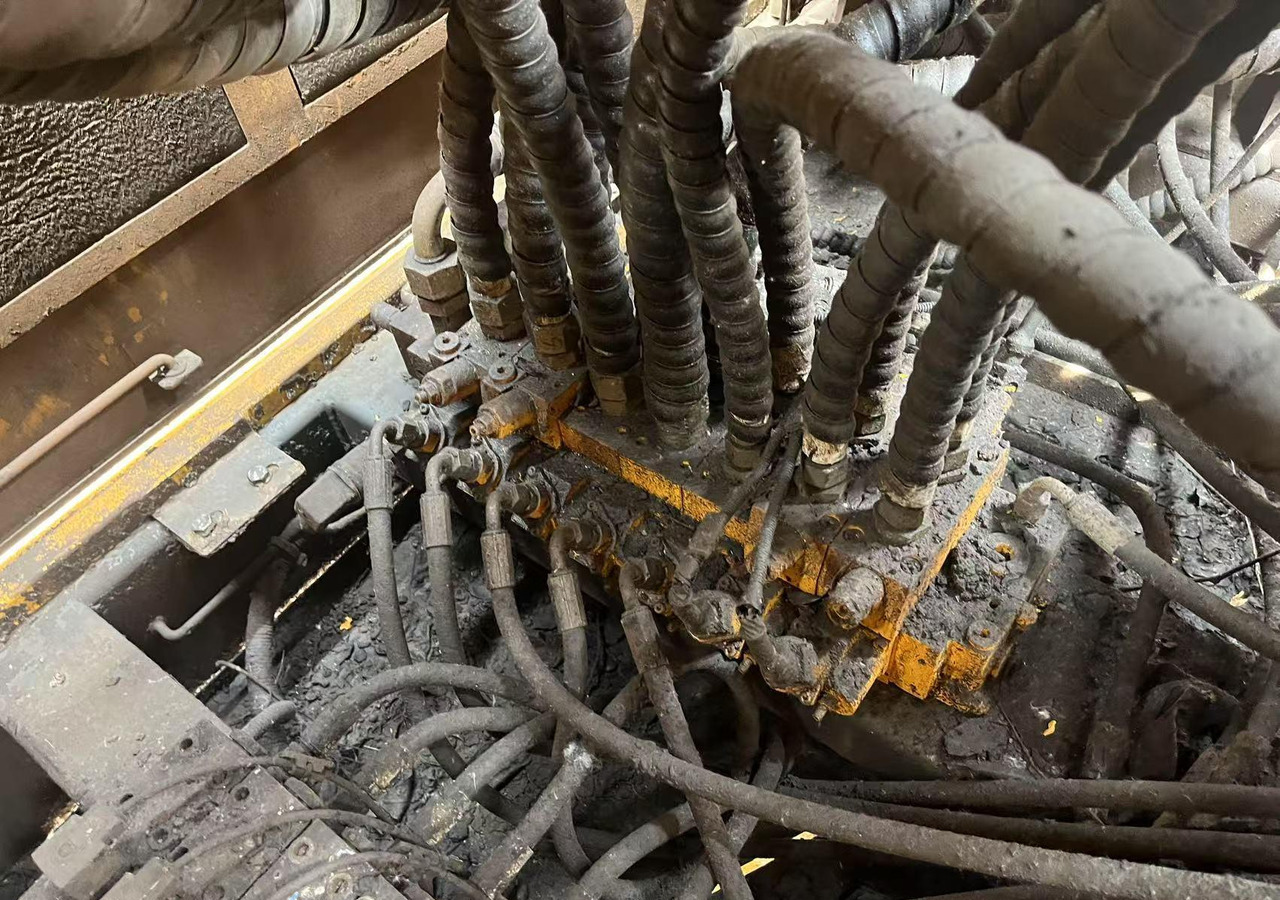 XCMG XR220D mobile crawler rotary drilling rig 25m - Perforadora: foto 2 XCMG XR220D mobile crawler rotary drilling rig 25m - Perforadora: foto 2