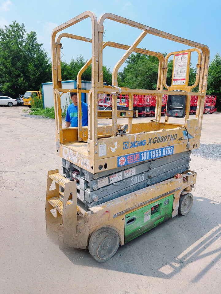 XCMG battery 8m used scissor lift XG0807HD-Li for sale - Plataforma de tijeras: foto 3 XCMG battery 8m used scissor lift XG0807HD-Li for sale - Plataforma de tijeras: foto 3