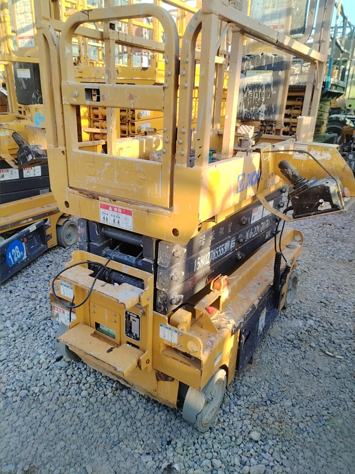 XCMG scissor lift 6m hydraulic Self-propelled scissor lift machine price - Plataforma de tijeras: foto 5 XCMG scissor lift 6m hydraulic Self-propelled scissor lift machine price - Plataforma de tijeras: foto 5