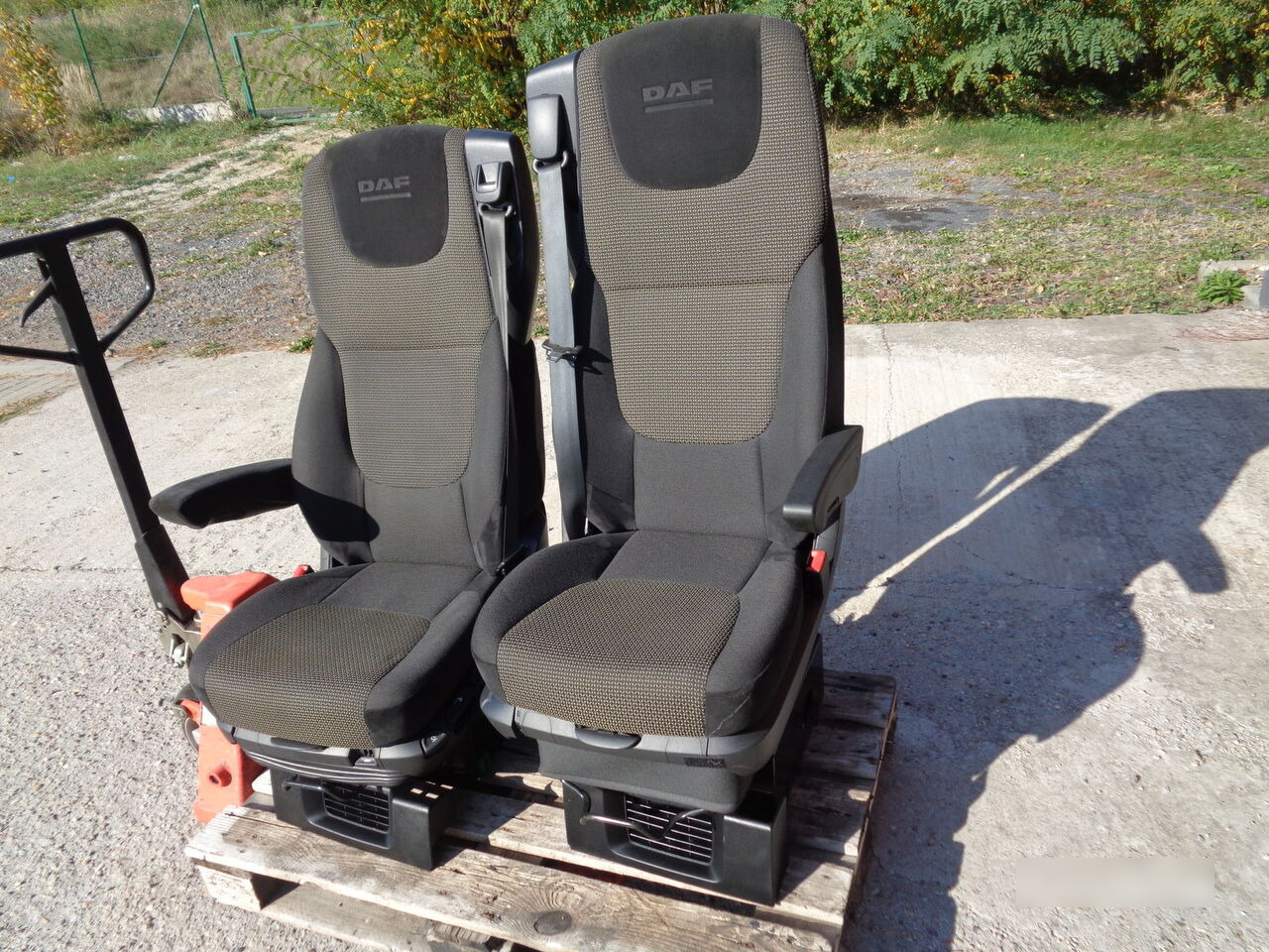 DAF XF 105 106 SET DAF XF 105 106 truck - Asiento para Camión: foto 2 DAF XF 105 106 SET DAF XF 105 106 truck - Asiento para Camión: foto 2