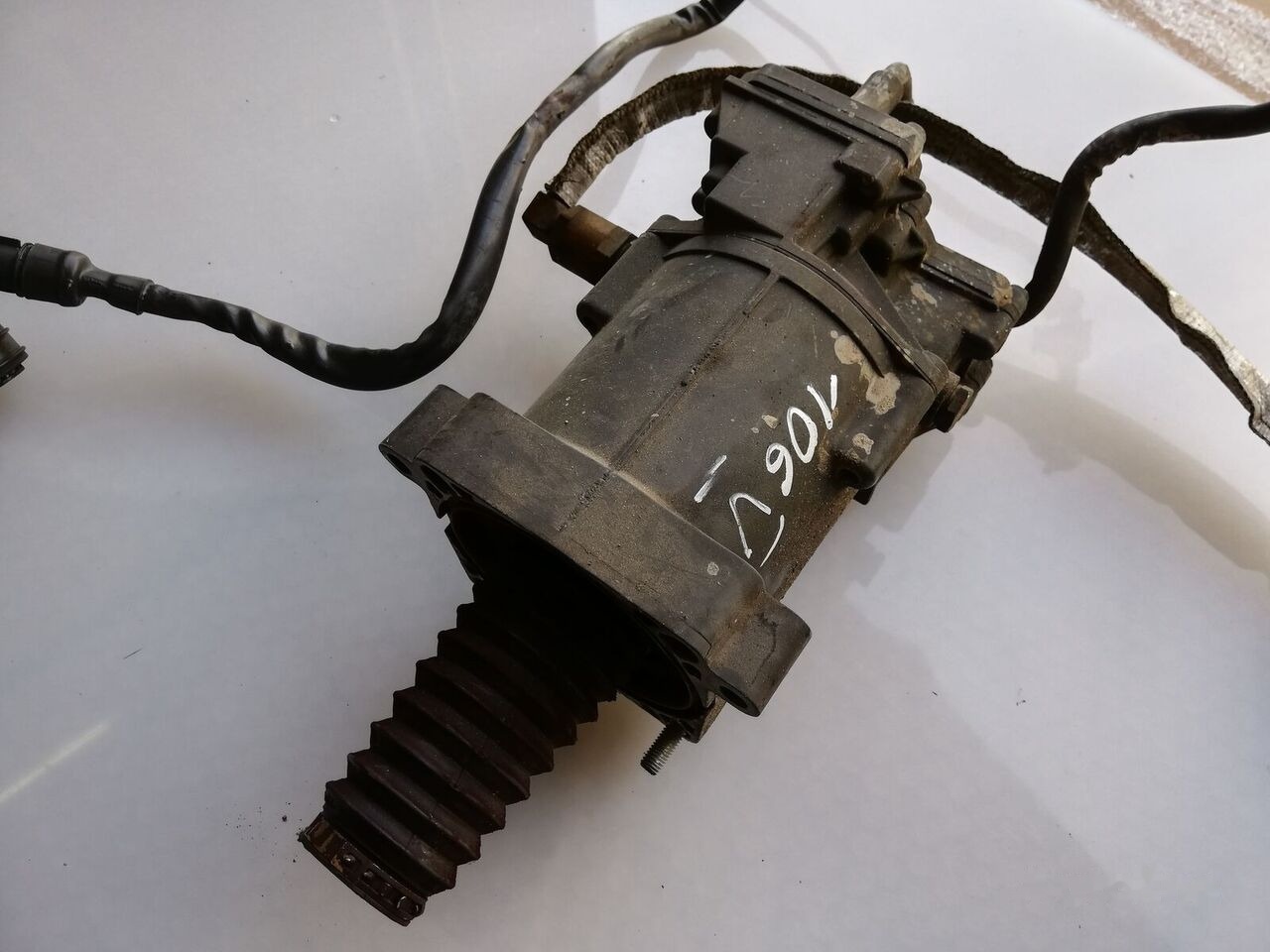 DAF XF 106 0501219051 DAF XF 106 truck - Cilindro de embrague para Camión: foto 2 DAF XF 106 0501219051 DAF XF 106 truck - Cilindro de embrague para Camión: foto 2