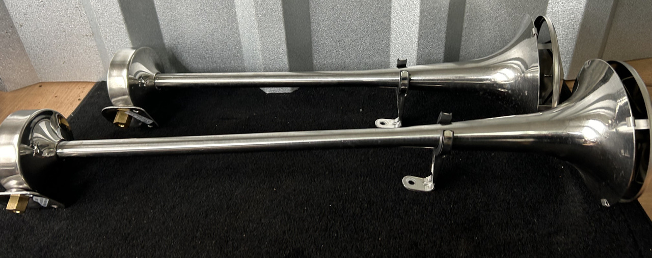 FIAMM 2 TRUMPETS, SHORT + LONG + ASSEMBLY KIT FIAMM, ORIGINAL FOR MERCEDES ACTROS MP5 - Pieza universal: foto 2 FIAMM 2 TRUMPETS, SHORT + LONG + ASSEMBLY KIT FIAMM, ORIGINAL FOR MERCEDES ACTROS MP5 - Pieza universal: foto 2