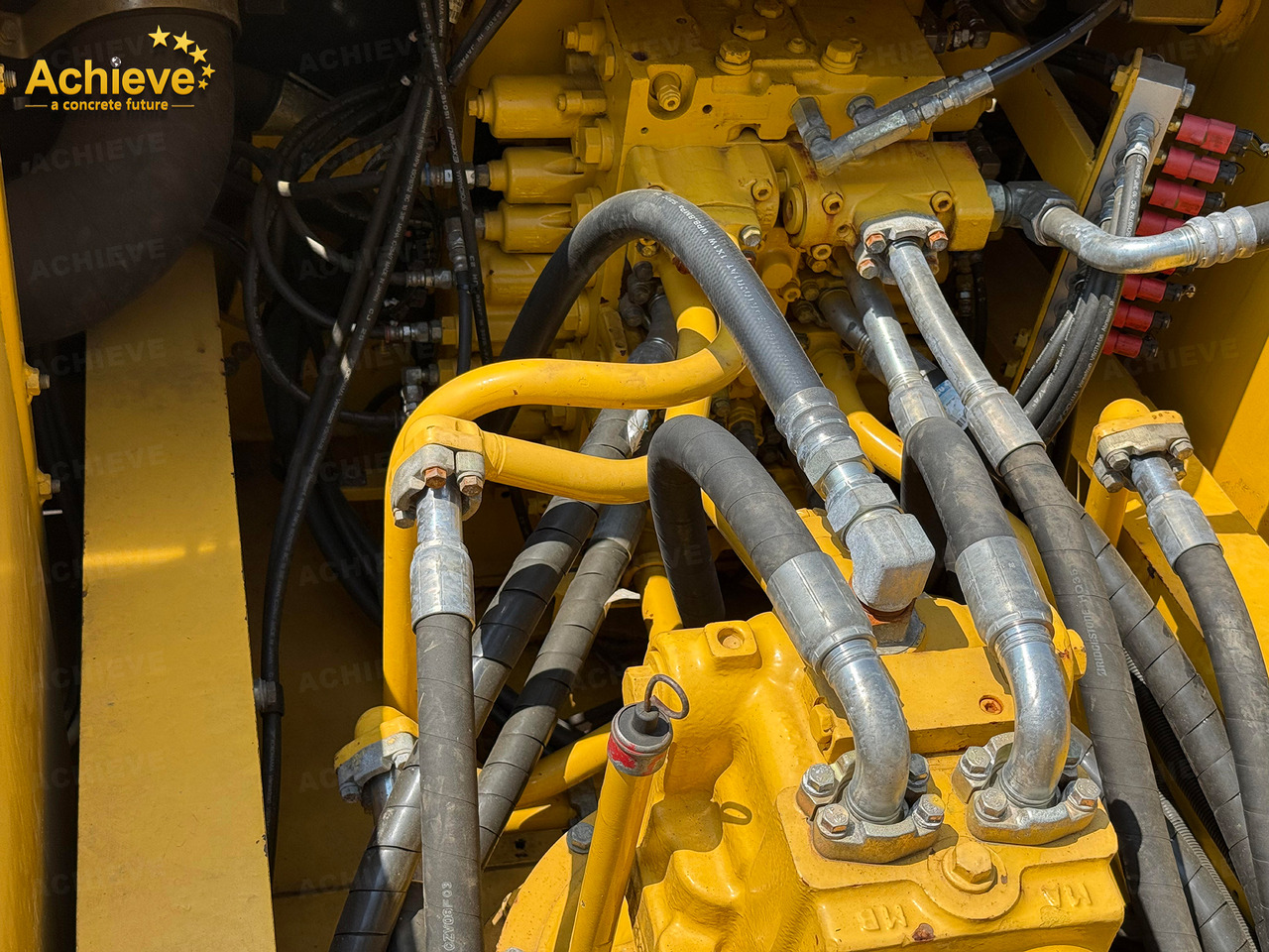 Excavadora de cadenas KOMATSU Remanufactured Komatsu PC360-7 excavator 1.6 m³  180/1900 kw/rpm  33000 kg  7380 mm  227 kN  Komatsu SAA6D114E  605 L【ACHIEVE】 TOP CONDITION!!!: foto 32