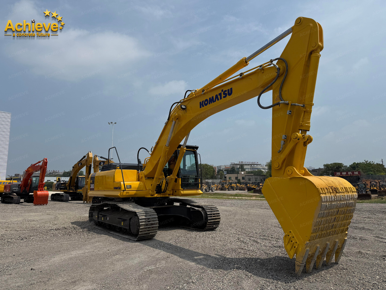 Komatsu hydraulic excavator PC300-8M0 187 /1950KW/rpm 1.4-2.0m³ 32000kg Remanufactured【ACHIEVE】 TOP CONDITION!!! - Excavadora de cadenas: foto 1 Komatsu hydraulic excavator PC300-8M0 187 /1950KW/rpm 1.4-2.0m³ 32000kg Remanufactured【ACHIEVE】 TOP CONDITION!!! - Excavadora de cadenas: foto 1