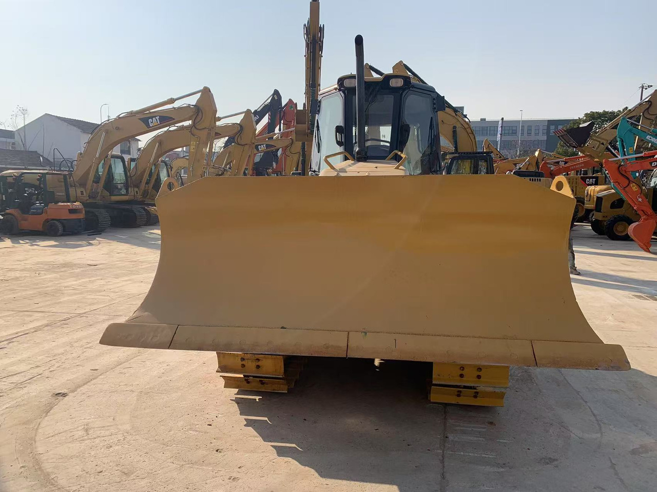 Caterpillar Bulldozer CAT D5G, D5K Good Price Japan Origin Tractor - Bulldozer: foto 4 Caterpillar Bulldozer CAT D5G, D5K Good Price Japan Origin Tractor - Bulldozer: foto 4