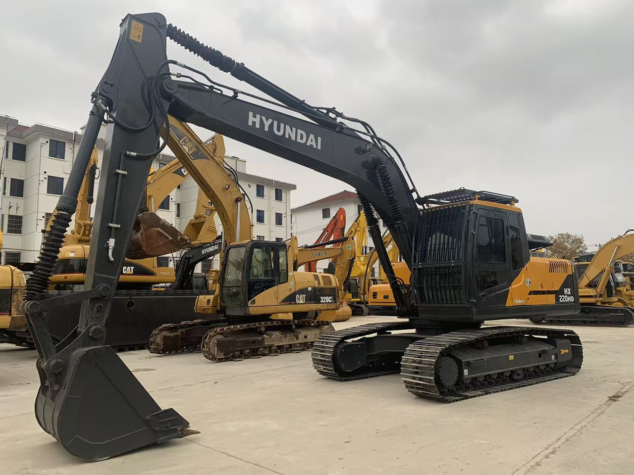 Hyundai HX220HD Good Price Secondhand 22 ton Excavator - Excavadora de cadenas: foto 2 Hyundai HX220HD Good Price Secondhand 22 ton Excavator - Excavadora de cadenas: foto 2