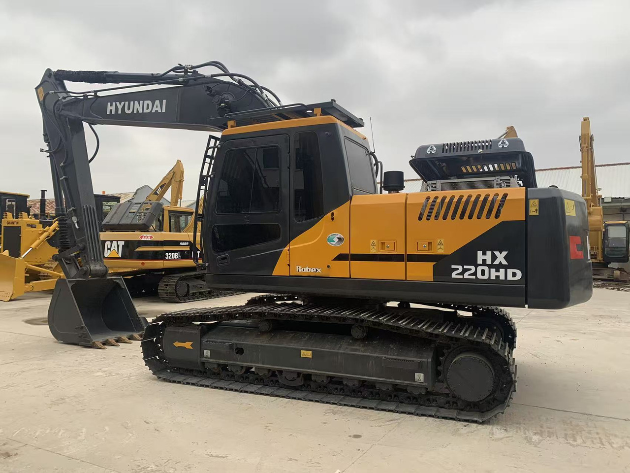 Hyundai HX220HD Good Price Secondhand 22 ton Excavator - Excavadora de cadenas: foto 1 Hyundai HX220HD Good Price Secondhand 22 ton Excavator - Excavadora de cadenas: foto 1