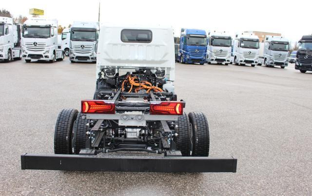 FUSO Canter 4S15E - Camión chasis: foto 3 FUSO Canter 4S15E - Camión chasis: foto 3