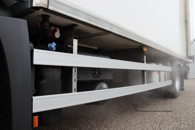 Mercedes-Benz Antos 1832 L - Camión frigorífico: foto 3 Mercedes-Benz Antos 1832 L - Camión frigorífico: foto 3