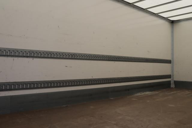 Mercedes-Benz Atego 1218 L nR - Camión caja cerrada: foto 5 Mercedes-Benz Atego 1218 L nR - Camión caja cerrada: foto 5