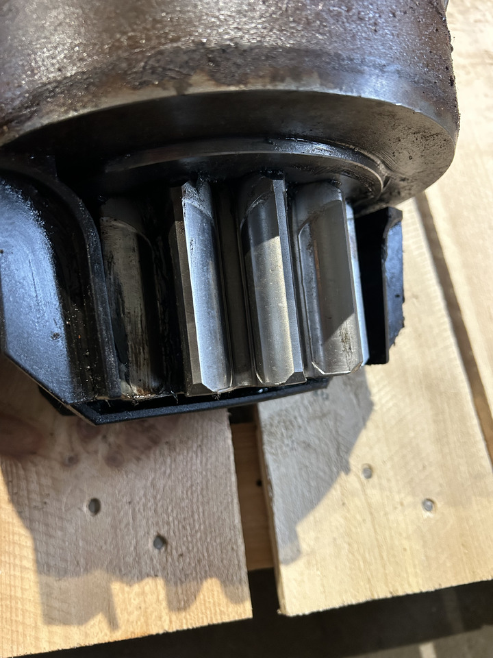 LIEBHERR SAT 225/218 - Reductor de giro para Excavadora: foto 3 LIEBHERR SAT 225/218 - Reductor de giro para Excavadora: foto 3