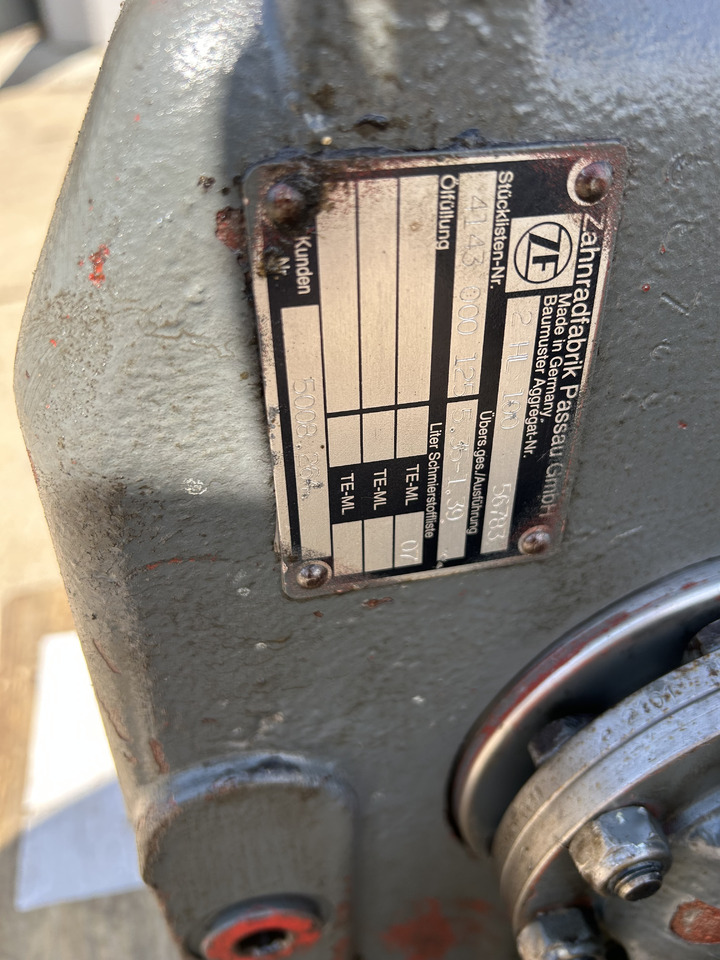 ZF 2HL 100, LIEBHERR 904B - Caja de cambios para Excavadora: foto 5 ZF 2HL 100, LIEBHERR 904B - Caja de cambios para Excavadora: foto 5