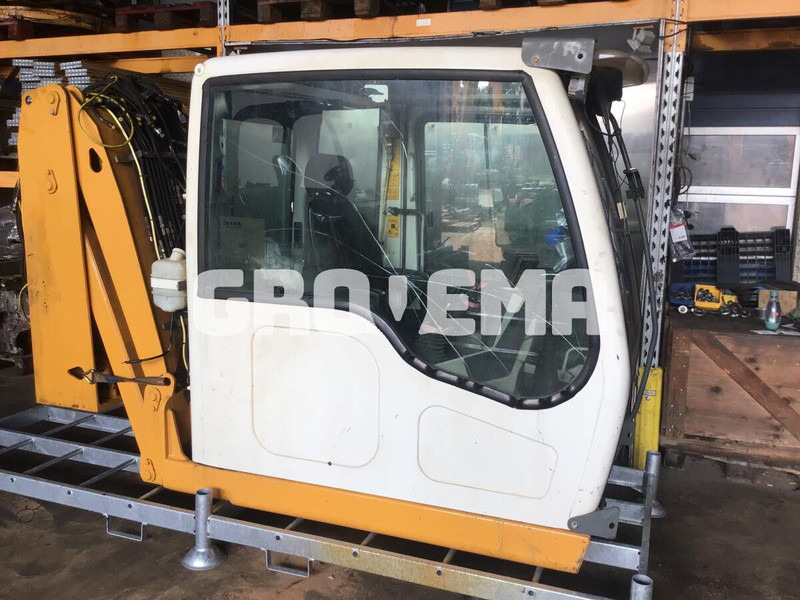 Liebherr A904C Li / A900C Li / A944C Li / A914C li / A934C Li / A924C Li / R900C Li / R944C Li / R904C / R914C / R924 C / R954C / A954C L - Cabina e interior: foto 1 Liebherr A904C Li / A900C Li / A944C Li / A914C li / A934C Li / A924C Li / R900C Li / R944C Li / R904C / R914C / R924 C / R954C / A954C L - Cabina e interior: foto 1