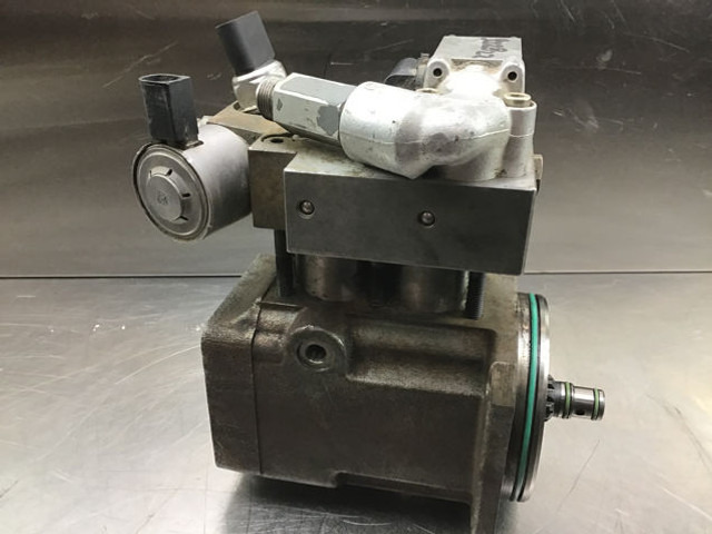 Liebherr Fuel Pump - Bomba de combustible: foto 1 Liebherr Fuel Pump - Bomba de combustible: foto 1