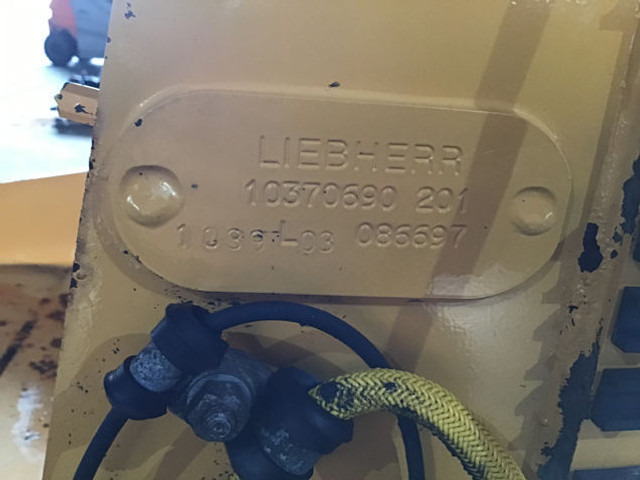 Depósito de combustible Liebherr Fuel Tank: foto 9