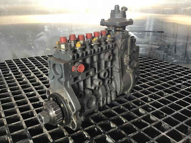 Liebherr Injection pump - Bomba de combustible: foto 1 Liebherr Injection pump - Bomba de combustible: foto 1