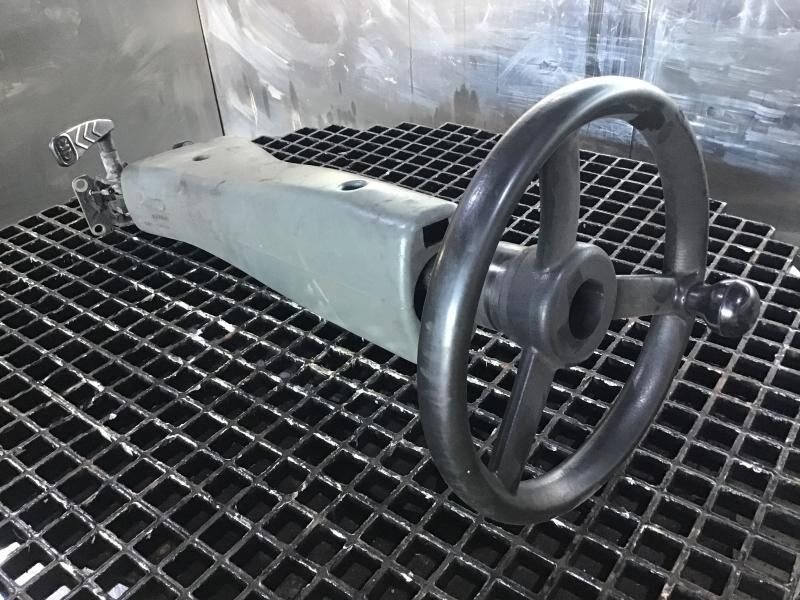 Liebherr L524 / L528 - Columna de dirección: foto 1 Liebherr L524 / L528 - Columna de dirección: foto 1