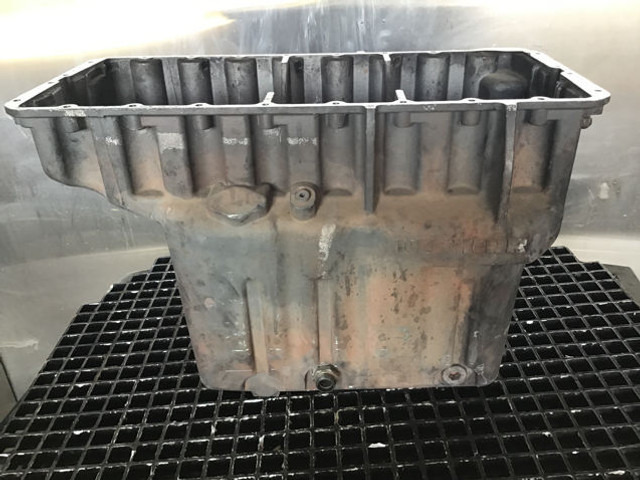 Liebherr Oil Sump - Cárter: foto 2 Liebherr Oil Sump - Cárter: foto 2