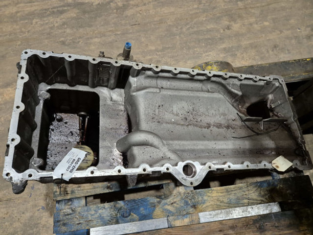 Liebherr Oil Sump - Cárter: foto 1 Liebherr Oil Sump - Cárter: foto 1