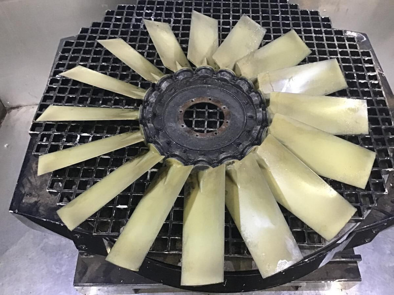 Liebherr R954B / R954HD / R954 - Ventilador: foto 3 Liebherr R954B / R954HD / R954 - Ventilador: foto 3