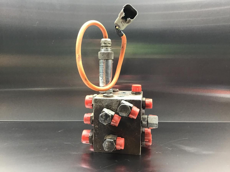 Liebherr Valve Distribution Block - Hidráulica: foto 1 Liebherr Valve Distribution Block - Hidráulica: foto 1