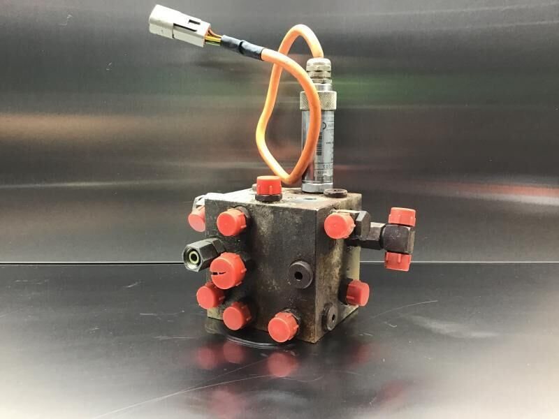 Liebherr Valve Distribution Block - Hidráulica: foto 3 Liebherr Valve Distribution Block - Hidráulica: foto 3