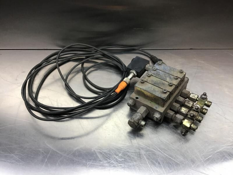 Liebherr Valve Distribution Block - Hidráulica: foto 1 Liebherr Valve Distribution Block - Hidráulica: foto 1