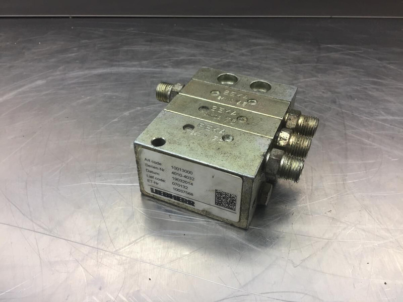 Liebherr Valve Distribution Block - Hidráulica: foto 2 Liebherr Valve Distribution Block - Hidráulica: foto 2