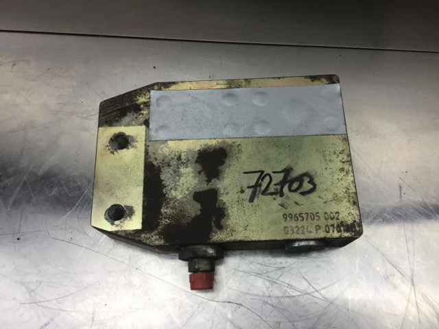 Hidráulica Liebherr Valve Distribution Block: foto 1