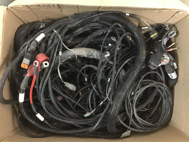 Liebherr Wire Harness - Cables/ Alambres: foto 1 Liebherr Wire Harness - Cables/ Alambres: foto 1
