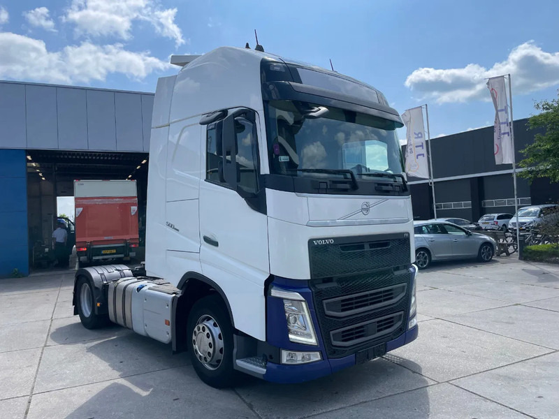 Volvo FH 13.500 Globetrotter XL / I-parkCool / 2x Tank - Cabeza tractora: foto 3 Volvo FH 13.500 Globetrotter XL / I-parkCool / 2x Tank - Cabeza tractora: foto 3